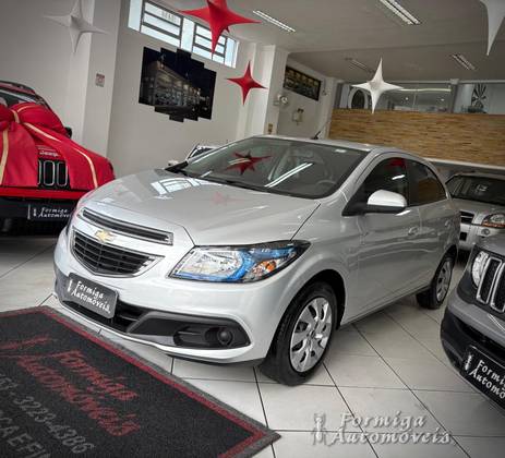 CHEVROLET ONIX 1.4 MPFI LT 8V FLEX 4P MANUAL CHEVROLET ONIX 1.4 MPFI LT 8V FLEX 4P MANUAL